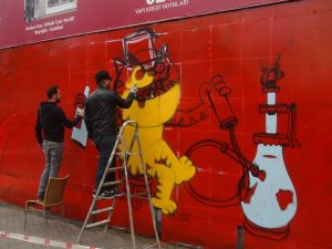 İstiklal'de 'Kötü Kedi Şerafettin' ilgisi