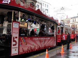 Nostaljik tramvaylar 102. yaşını kutladı