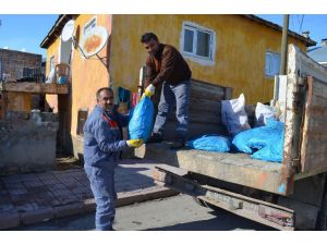 CHP’li belediyeden ihtiyaç sahibi ailelere kömür yardımı