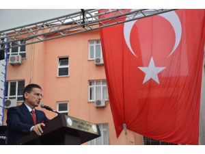 Hayırsever iş adamı annesi adına okul yaptırdı