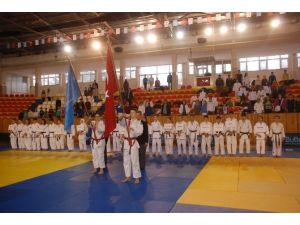 Anadolu Yıldızlar Ligi Judo Yarı Final Müsabakaları Tokat’ta Başladı