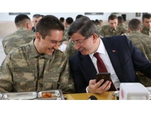 Başbakan Davutoğlu, Erzincan’da Ahıska Türklerini Ziyaret Etti