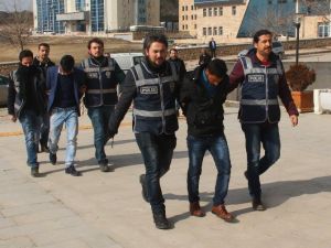 Polisin Dikkati Öğretmenin 250 Bin Lirasını Kurtardı