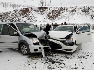 Bingöl’de Kaza: 3 Yaralı