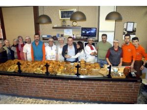 Simit Aşka Geldi