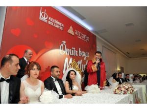 Başkan AK, 14 Şubat’ta 14 Çifti Evlendirdi