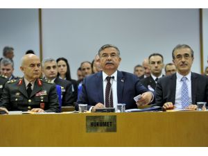 Milli Savunma Bakanı Yılmaz: Güvenliğe tehdit oluşunca buna cevap verilir