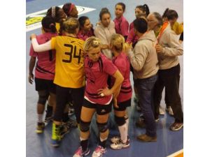 Artsam Koleji Spor Kulübü gözünü play off'a dikti