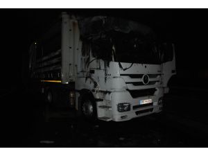 Tarsus'ta çıkan olaylarda 2 araç ateşe verildi