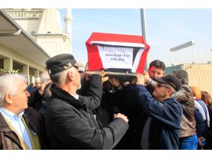 Son 40 yıla damga vuran siyasetçiler, Karataş’ın cenazesinde bir araya geldi