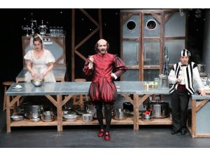 Antalya Şehir Tiyatrosu’ndan Kahkaha Dolu Gala