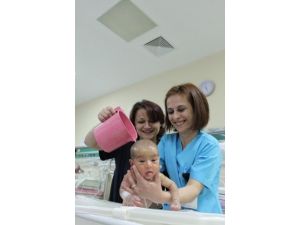 Erzurum Bölge Eğitim Ve Araştırma Hastanesi Yenidoğan Ünitesi Bebek Ve Anneleri Misafir Gibi Ağırlıyor