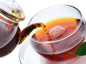 Düzenli çay tüketimi hastalıklara kalkan oluyor