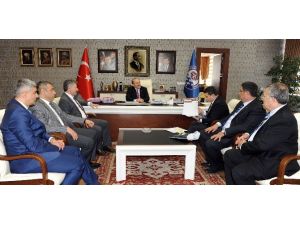 Akdeniz Belediyeler Birliği’nden Başkan Gümrükçüoğlu’na Ziyaret