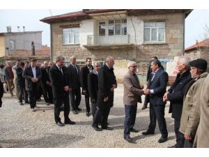 Belediye Personelinden Şehit Ailesine Ve Başkan Tutal’a Taziye Ziyareti