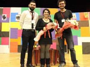 Tiyatrocu Firuze Engin, Üniversite Öğrencileriyle Buluştu