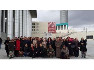 Çanakkaleli Kadın Çiftçiler İzmir Tarım Fuarını Ziyaret Etti