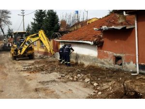 Karacaşehir’de Yaya Yolu Sorunu Çözülüyor