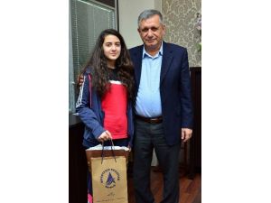 Şampiyondan Muratpaşa’ya Ziyaret