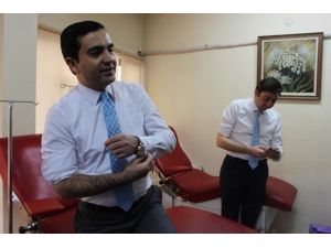 Lösemi Tedavisi Gören Eda İçin Belediye Başkanı Ve AK Parti Teşkilatı Kan Bağışında Bulundu