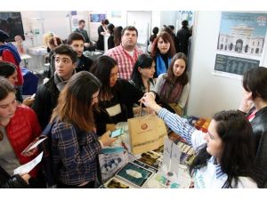 Gürcü Öğrenciler Türkçeyi Tanıttılar