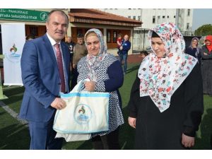 Pamukkale Belediyesi’nden Kadınlara Spor Malzemesi Desteği