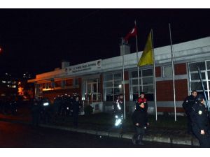 Trabzonsporlu Taraftarlar Sokağa Döküldü