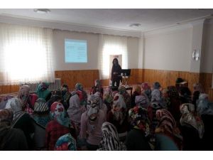 Kadın Danışma Merkezi Eğitim Seminerlerini Sürdürüyor