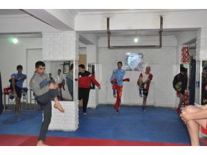 Tunceli’de Kick Boks Kardeşlik Müsabakası