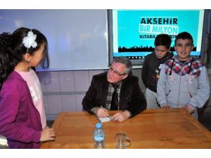 Yazar Mehmet Kemal Erdoğan Öğrencilerle Buluştu