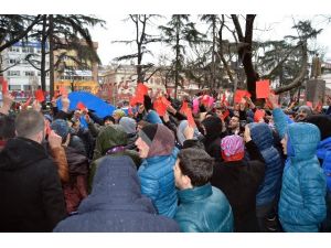 Trabzonspor Taraftarından Kırmızı Kartlı Protesto