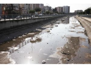 Yazın Sulama Kanalı Kışın Çöplük