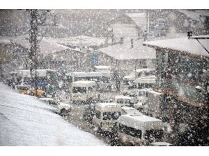 Yüksekova’da Kar Yağışı
