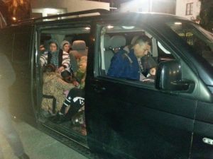 Kaçaklar VIP Araçta Yakalandı