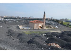 200 yıllık cami, molozlara gömüldü