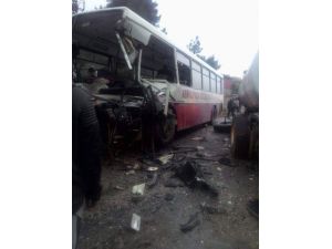 İşçileri Taşıyan Otobüs İle Tanker Çarpıştı: 20 Yaralı