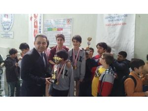 Finalli Öğrenciler Yüzmede Başarılı Oldular