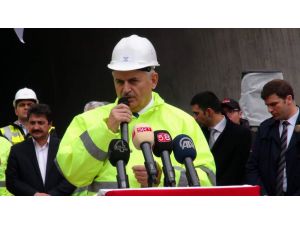 Bakan Yıldırım: YHT projesi Marmaray'dan pahalı