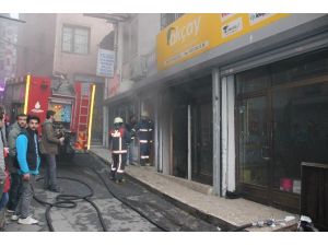 Beyoğlu’ndaki Tarihi Hamamda Korkutan Yangın