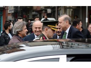 Cumhurbaşkanı Erdoğan’a Kasımpaşa’da Sevgi Seli