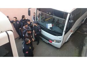 Gözaltına alınan HDP'liler adliyeye çıkarıldı