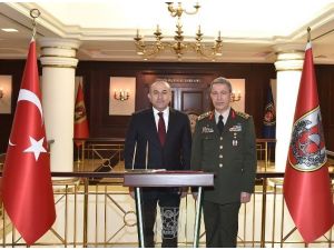 Dışişleri Bakanı Çavuşoğlu, Genelkurmay Başkanı Orgeneral Akar’ı Ziyaret Etti