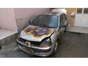 Tarsus'ta bir araba molotof atılarak yakıldı