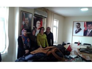 AK Parti Kadın Kolları’ndan Minik Yüreklere Yardım Eli