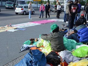Almanya'da sığınmacıların kalacağı binaya silahlı saldırı