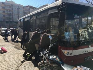 Yolculardan Arıza Yapan Otobüs İçin Seferberlik
