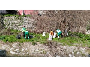Osmangazi Belediyesi Dere Kıyılarını Temizledi