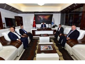 Sanatçılar, Başkan Gürkan’ı Ziyaret Etti