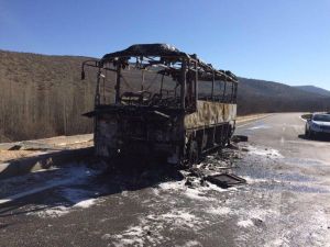 Nusaybin-Diyarbakır arasında yolcu taşıyan otobüs yandı