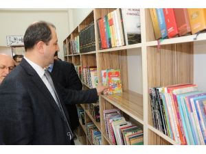 AK Parti’li Gençlerden Okullara Kütüphane